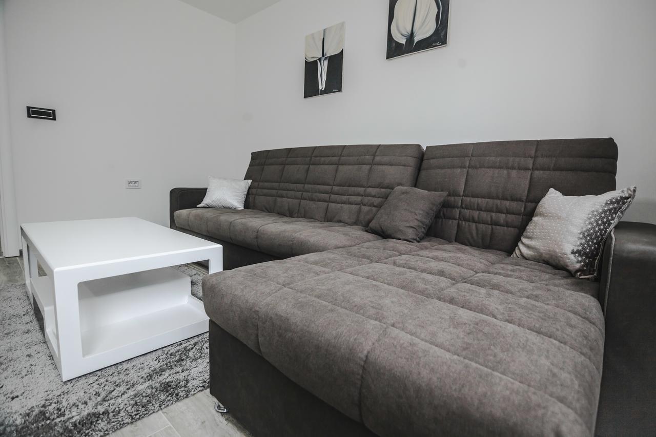 Kristal Apartmani Arandjelovac Kültér fotó