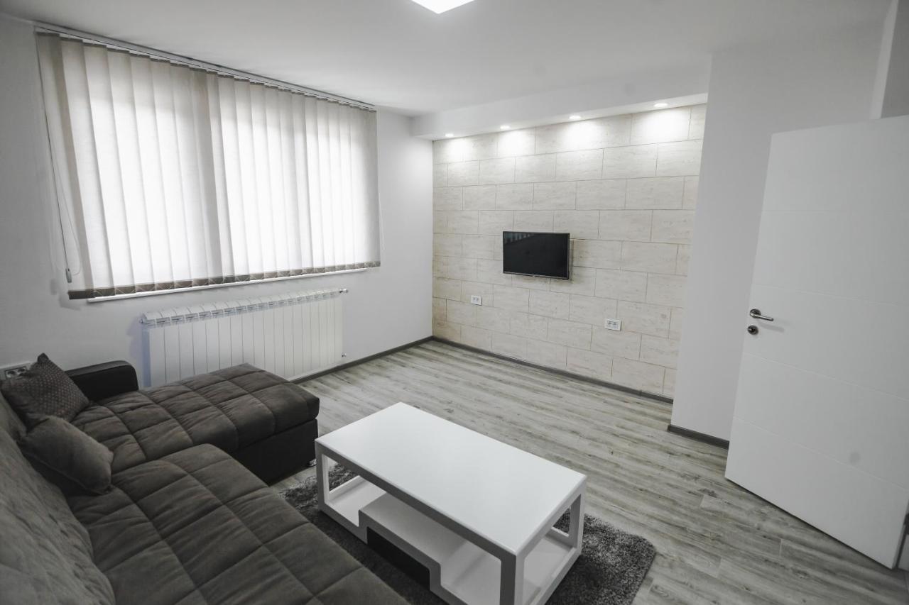 Kristal Apartmani Arandjelovac Kültér fotó